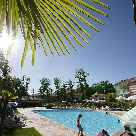 Casa vacanze Rêves D'océan Familiale Calme Piscine Et Pataugeoires Partagées 800 M Du Bord De Surf Skate Park Soulac-sur-Mer