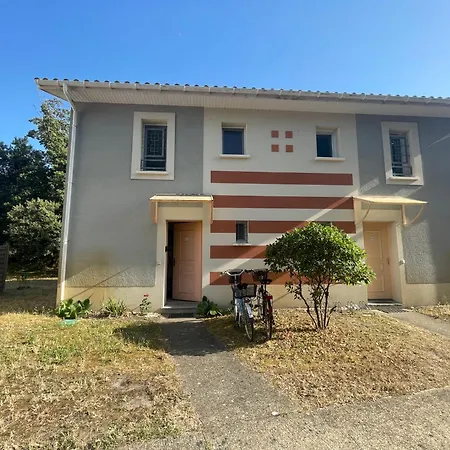 Reves D'ocean Familiale Calme Bord De Piscine Partagee Surf 술락쉬르메르